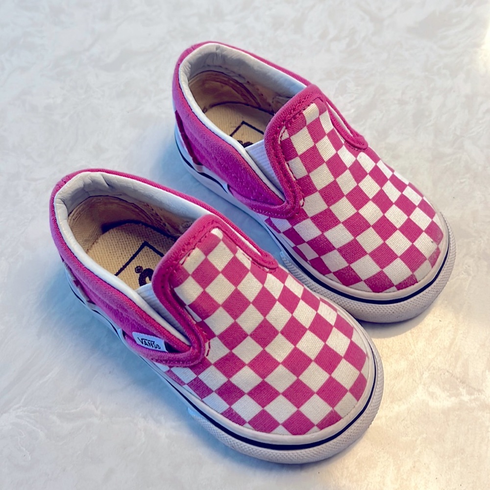 Toddler pink and white checker van slip on